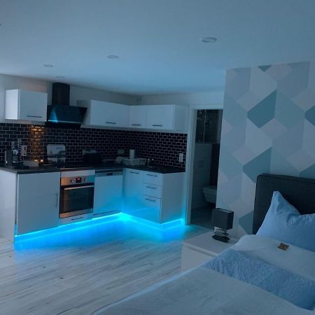 Modern Renovated Apartment Suited For Business Consultants - In Close Distance To Dt, Dhl And Un Campus - Reserved Parking 波恩 外观 照片