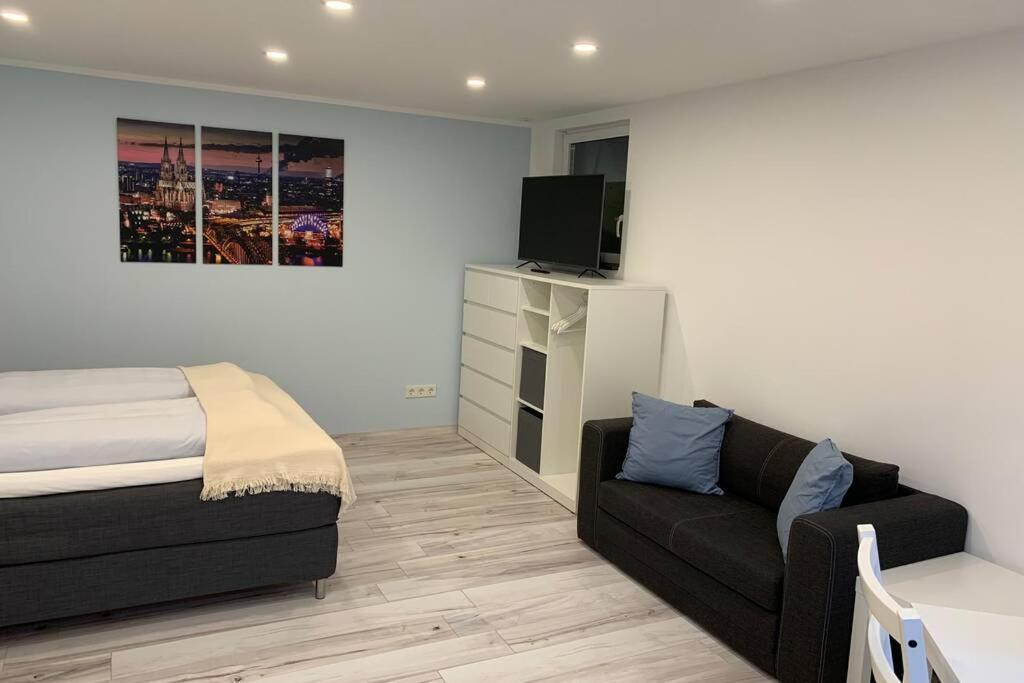 Modern Renovated Apartment Suited For Business Consultants - In Close Distance To Dt, Dhl And Un Campus - Reserved Parking 波恩 外观 照片